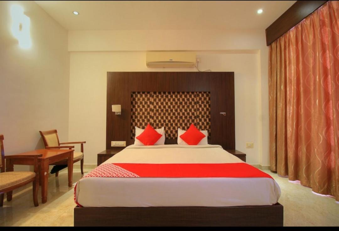 Grand Milestone Hotel Mysore Exterior foto